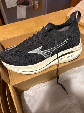 Mizuno Neo Zen (BLACK SAND-QUIET SHADE)